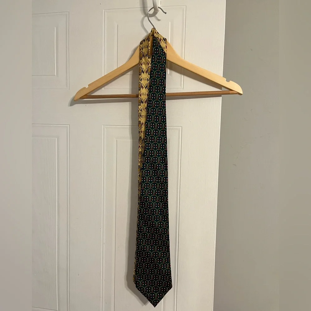 100% silk vintage Tommy Hilfiger nautical tie